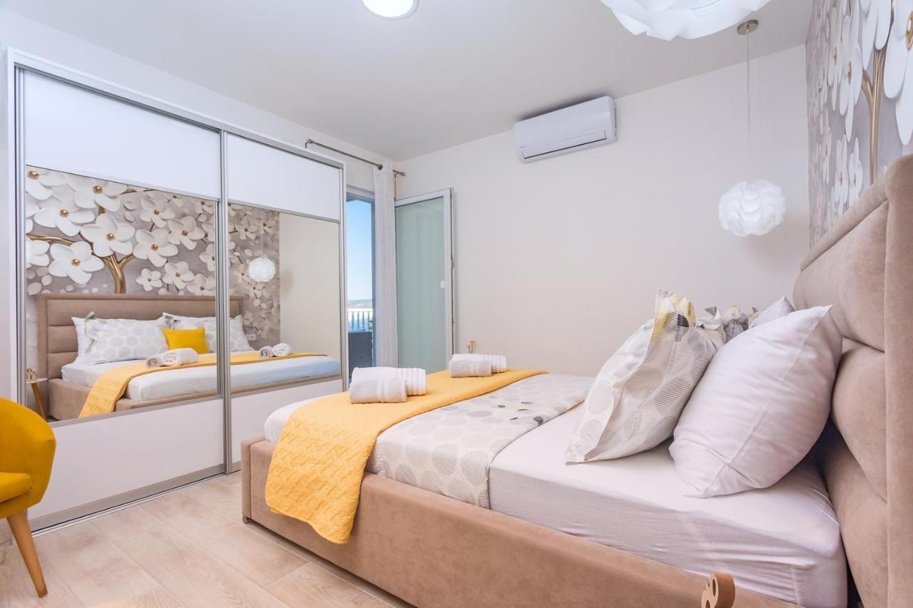 Villa Matan - Only 200M From The Sandy Beaches, Private 28M2 Pool Omiš Szoba fotó